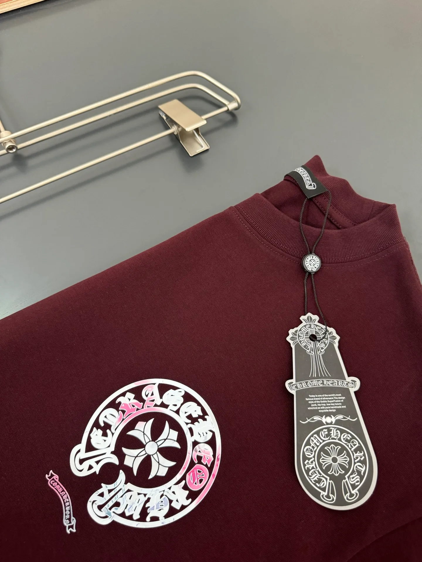 🅿️210 Chrome Hearts*320g heavyweight pure cotton T-shirt, thick, breathable and loose fit. Printed logo design. Spring and summer new round neck fashionable short-sleeved T-shirt. Comfortable against the skin, durable and easy to wear. The original factory is meticulous in craftsmanship. A must-have for casual and versatile colors. Color: Black Anchor Red. Size: S M L XL XXL.
